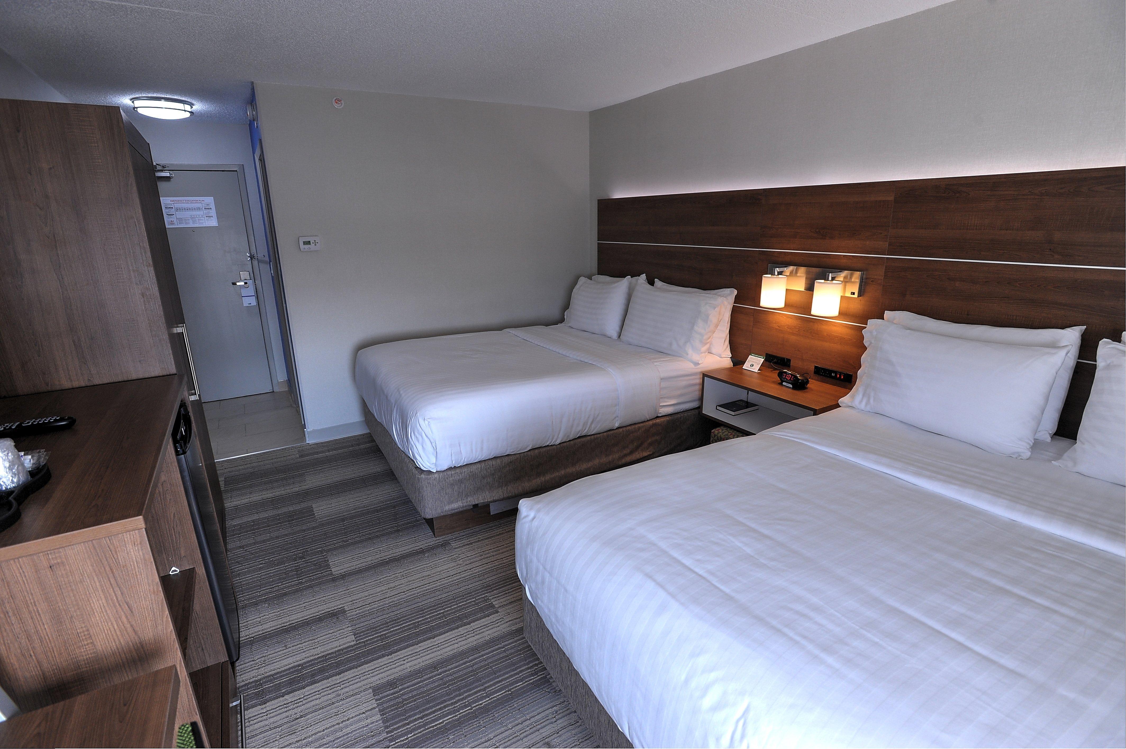 Holiday Inn Express & Suites Toronto Airport West By Ihg Місісаґа Екстер'єр фото
