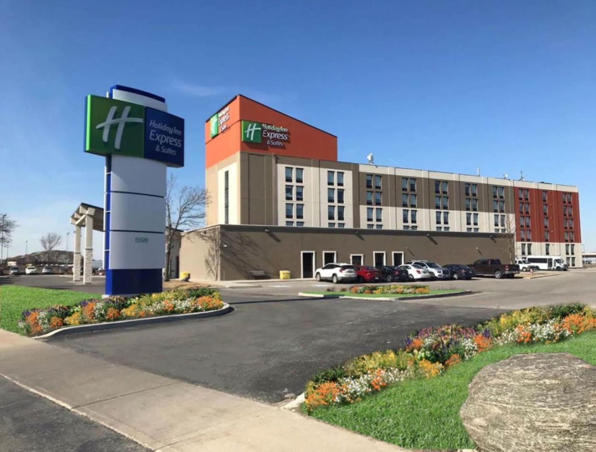 Holiday Inn Express & Suites Toronto Airport West By Ihg Місісаґа Екстер'єр фото