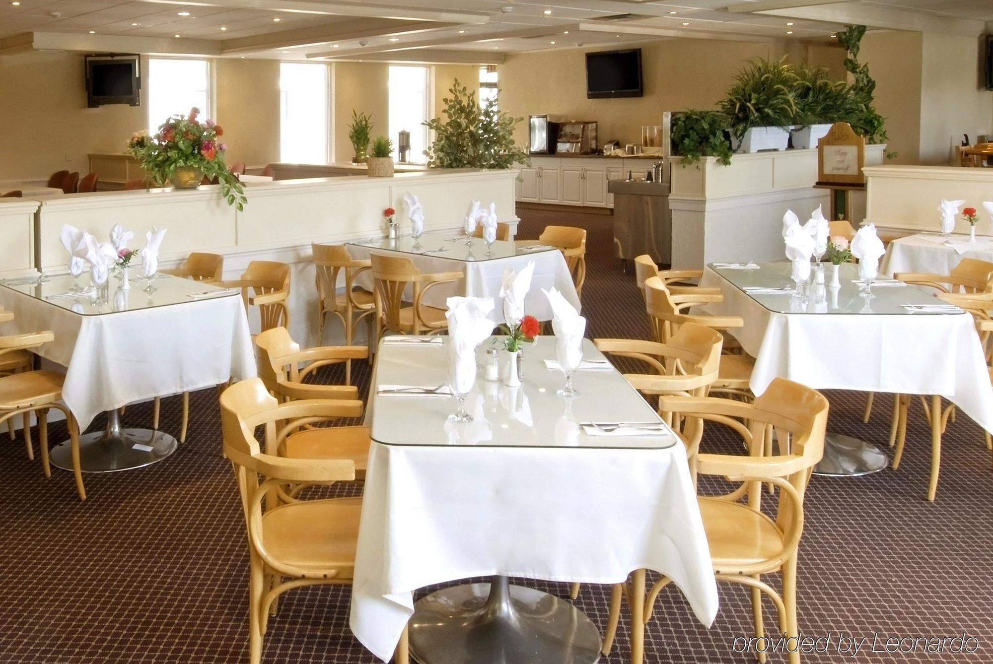 Holiday Inn Express & Suites Toronto Airport West By Ihg Місісаґа Екстер'єр фото