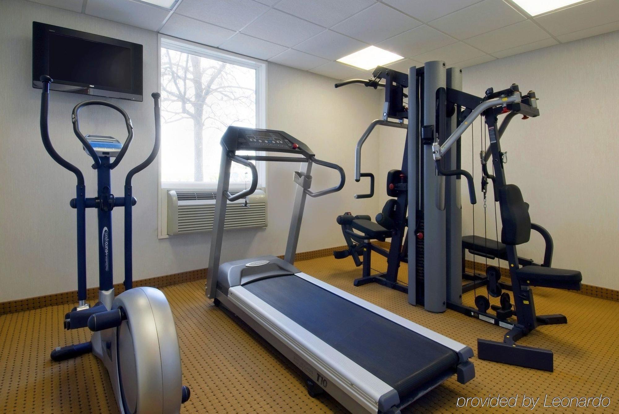 Holiday Inn Express & Suites Toronto Airport West By Ihg Місісаґа Екстер'єр фото