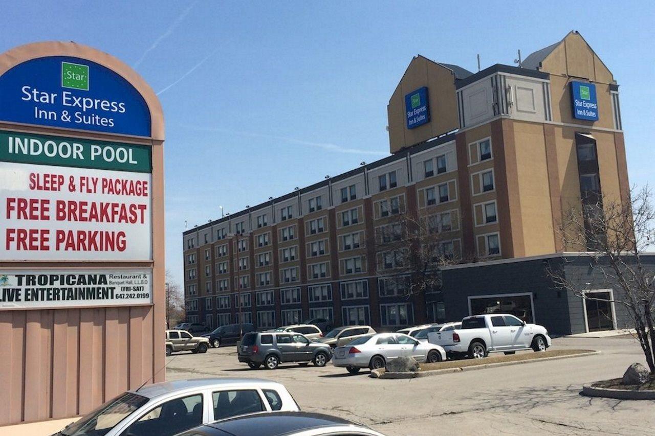 Holiday Inn Express & Suites Toronto Airport West By Ihg Місісаґа Екстер'єр фото