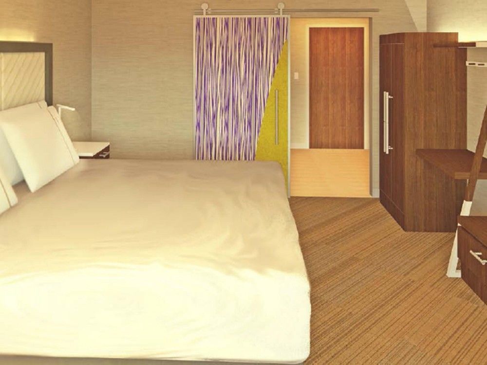 Holiday Inn Express & Suites Toronto Airport West By Ihg Місісаґа Екстер'єр фото