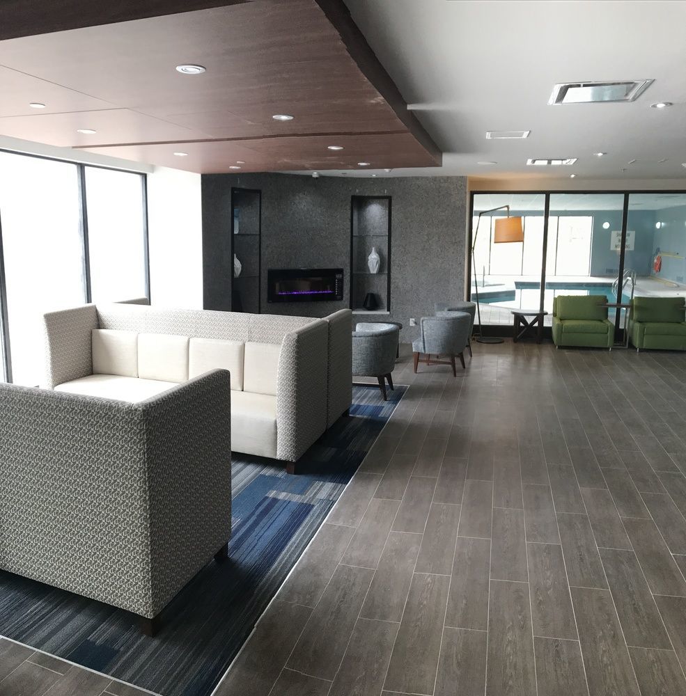 Holiday Inn Express & Suites Toronto Airport West By Ihg Місісаґа Екстер'єр фото