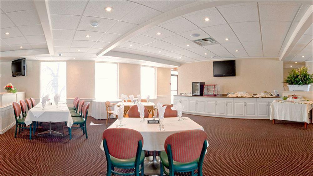 Holiday Inn Express & Suites Toronto Airport West By Ihg Місісаґа Екстер'єр фото